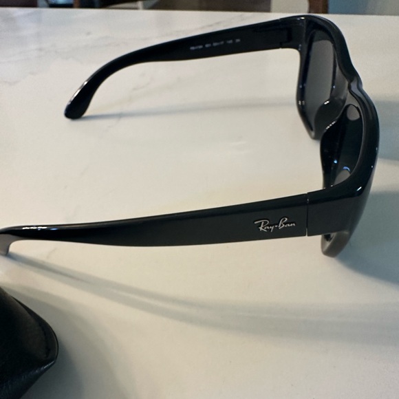 Ray  Ban sunglasses. - Picture 4 of 6